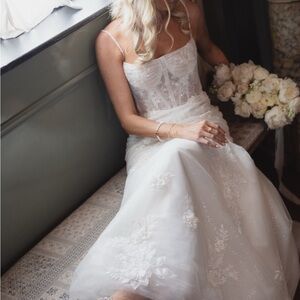 Elegant White Lace Wedding Dress